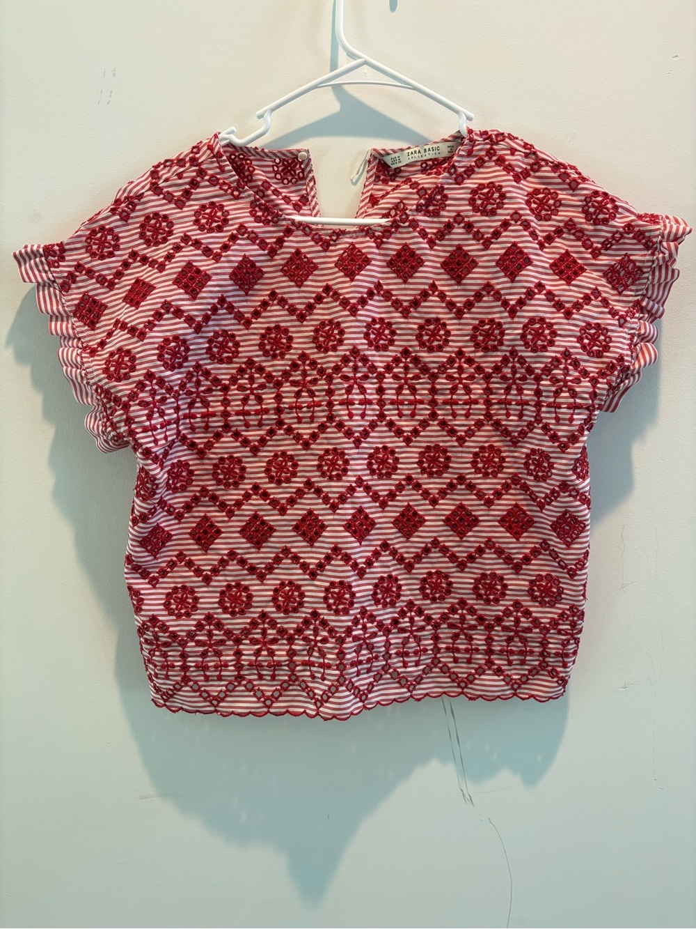 Zara Red and White Embroidered Short Sleeve Crop Top